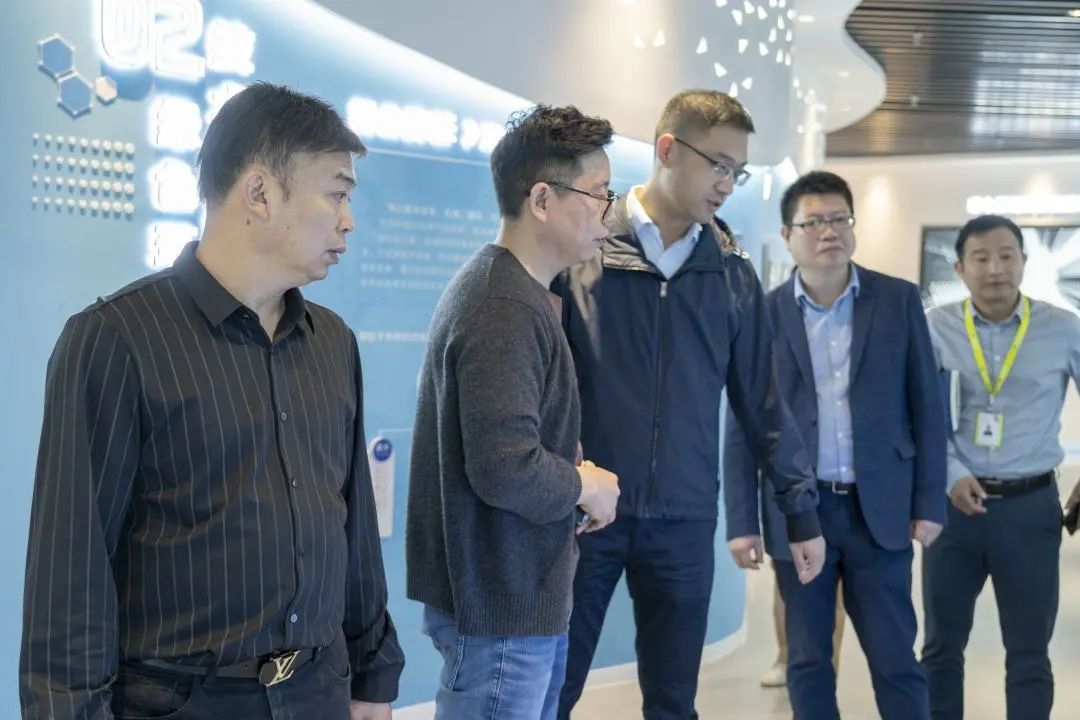 福建友谊集团来访 探讨胶粘行业合作新模式